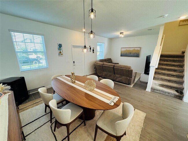 Photo - 10774 RHETT BUTLER Aly