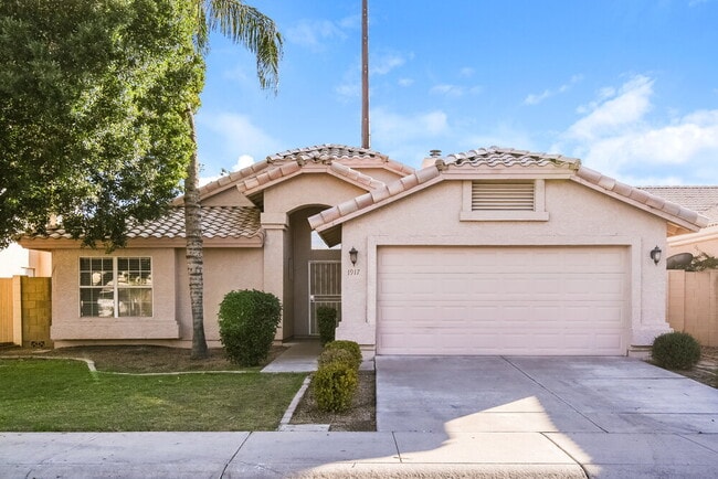 Building Photo - 1917 E Marquette Dr