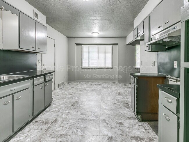 Photo - 249 NW 82nd St