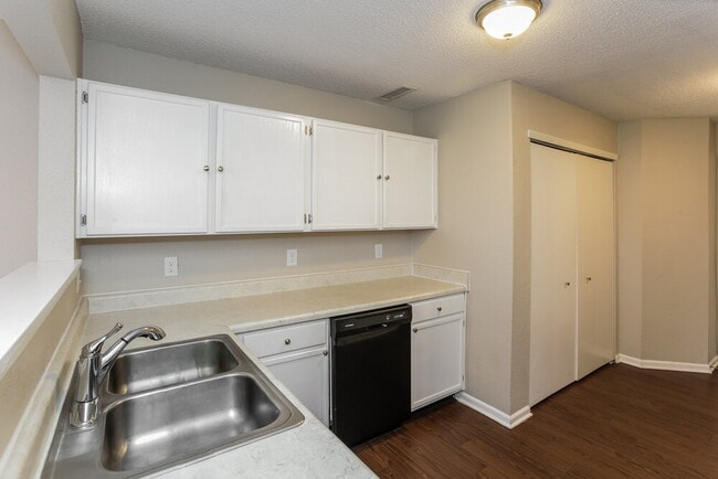 Photo - 1170 Freemont Ln