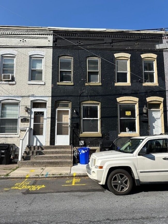 Photo - 1430 N 4th St House