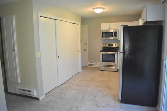 Kitchen - 443 Bonnie Rd Unit 443-A-BonnieRd