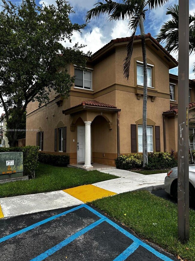 Photo - 8526 NW 107th Passage Unidad 1-40 Rental
