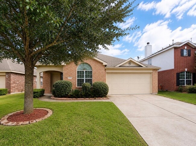 Building Photo - 1318 Colonial Manor Dr