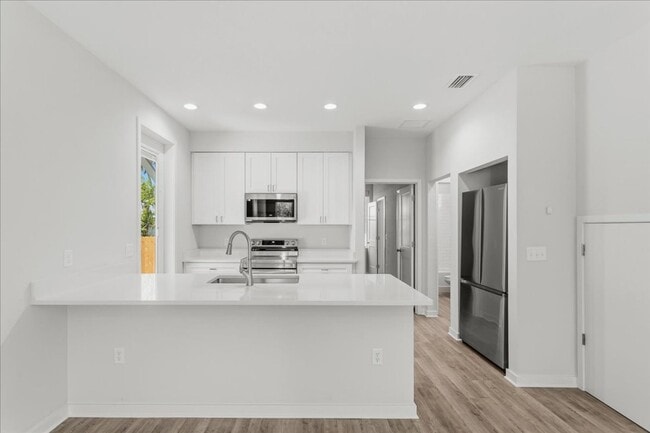 Photo - 516 SW 7th Pl