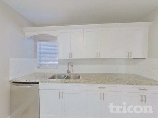 Photo - 355 43rd Ave N