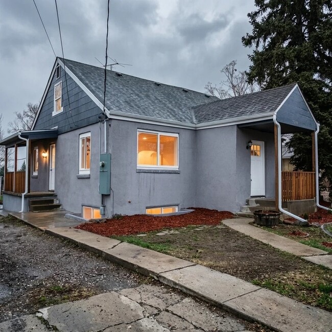Building Photo - 7739 N Raleigh St