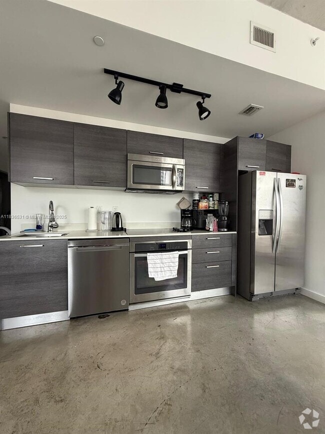 Building Photo - 151 SE 1st St Unit 1701 Rental