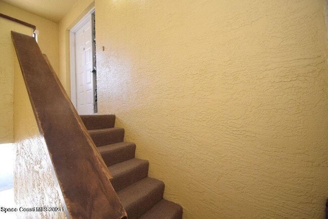 Photo - 670 Cedar Side Cir NE