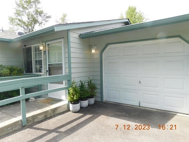 Building Photo - 1508 N Waugh Rd Unit B