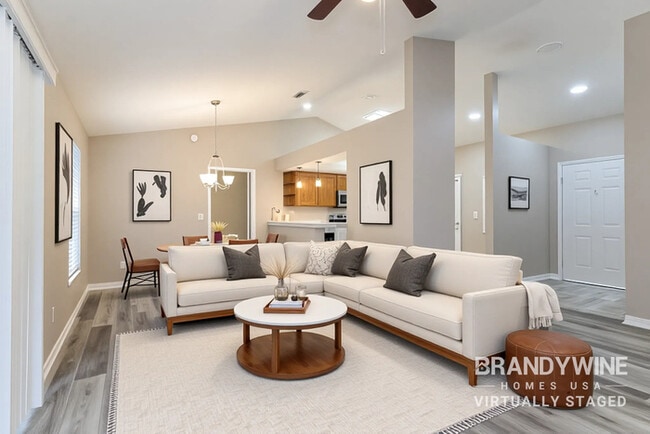 Photo - 110 Meadowglen Ct