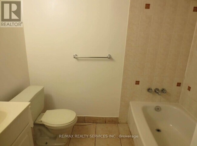 Photo - 3311 Pilcom Crescent
