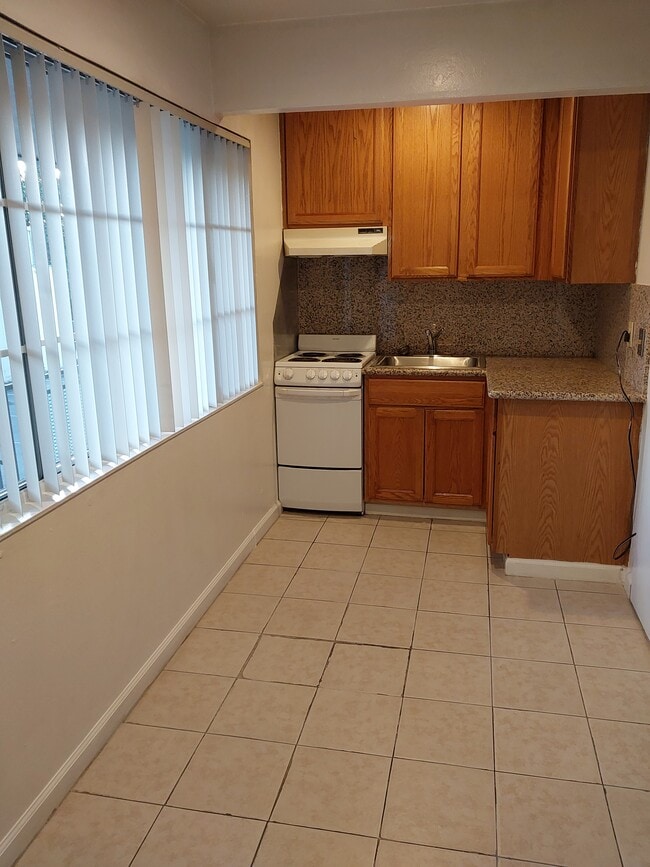 Photo - 550 Ortega Ave Unit 12