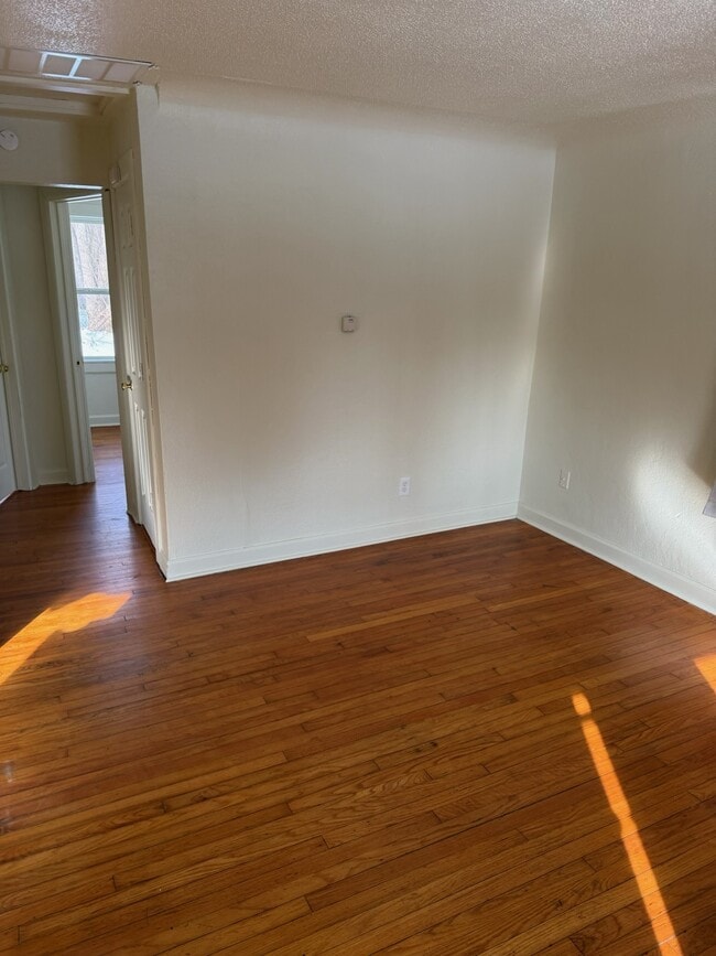 Photo - 912 Leland St