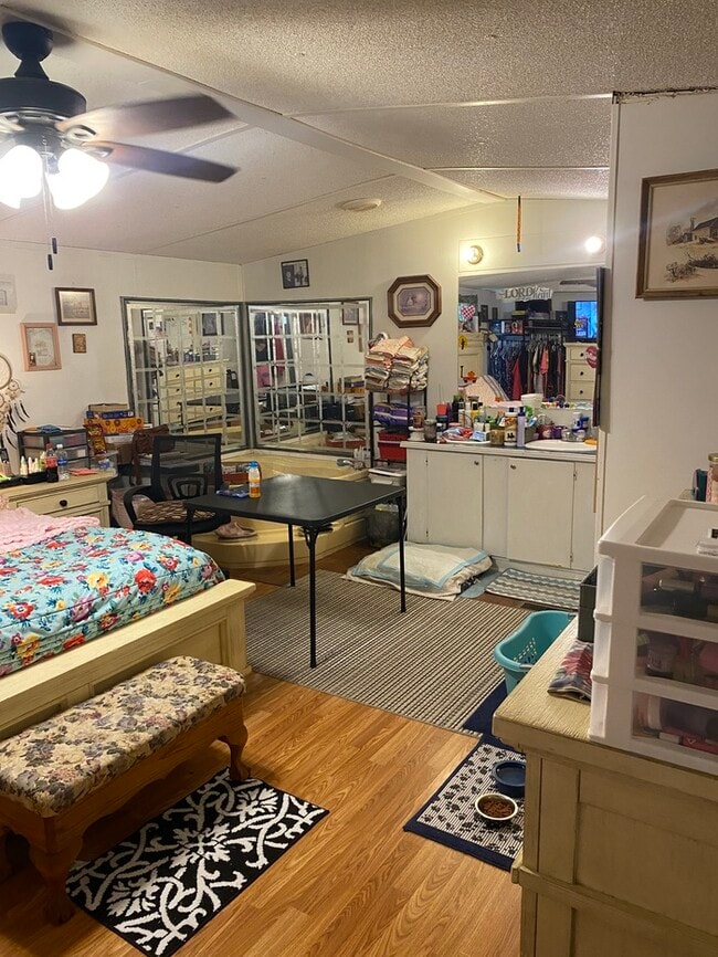 Photo - 1197 Ward Pl