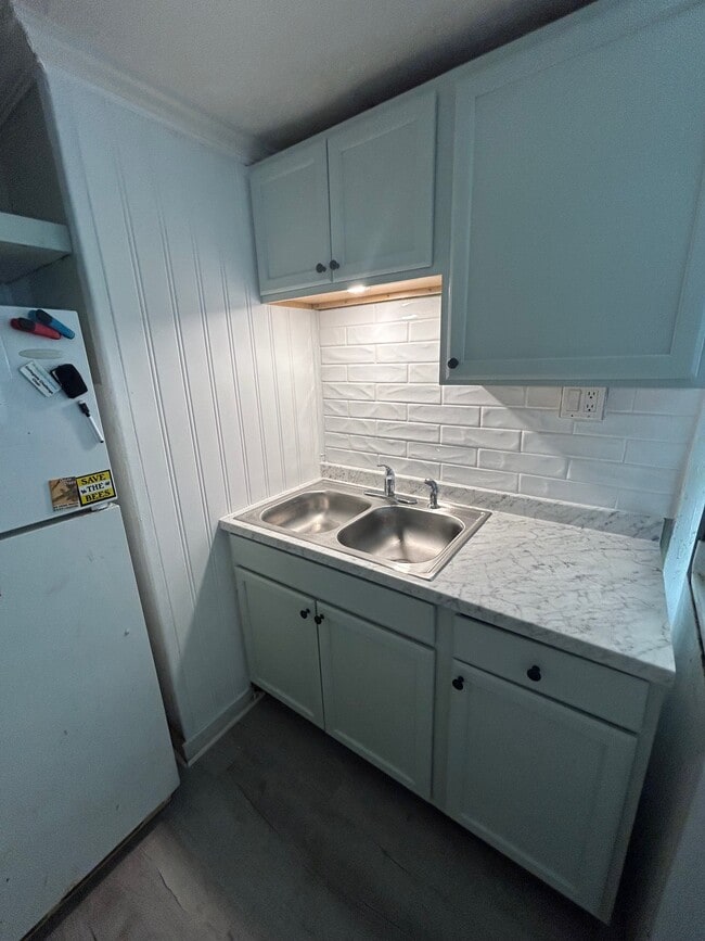 Photo - 307 NW 15th Ter Unit upstairs