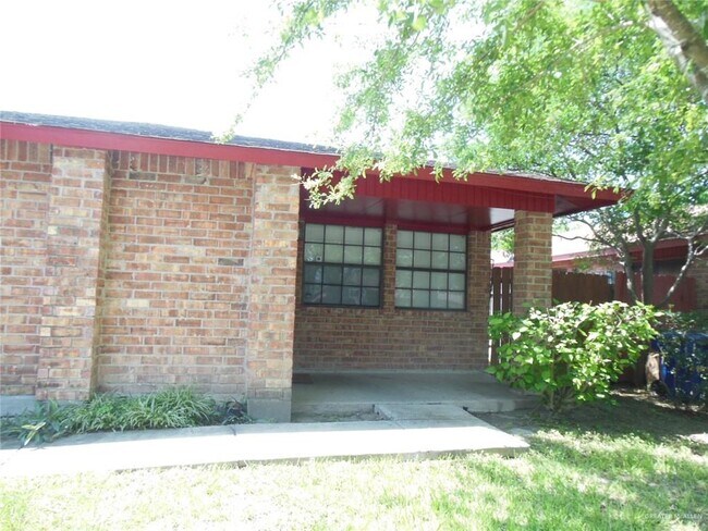 Photo - 16 Mynah Ave