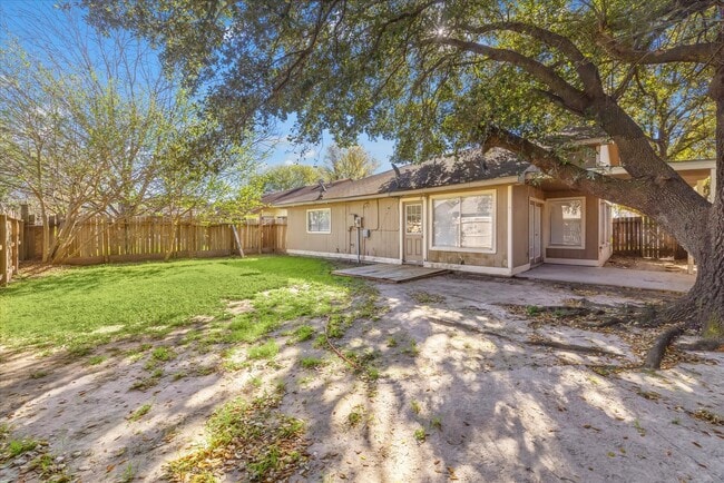 Building Photo - 23902 Silversmith Ln
