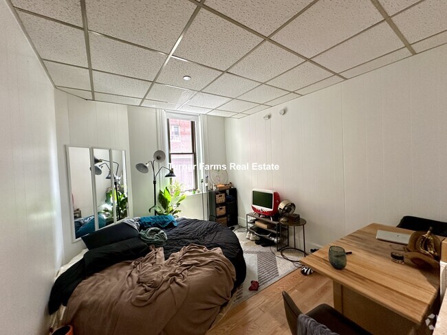 Building Photo - 273 Newbury St Unit 272 Newbury- 3 Rental