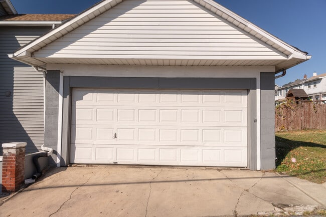 Photo - 1005 Railroad St Unit 1