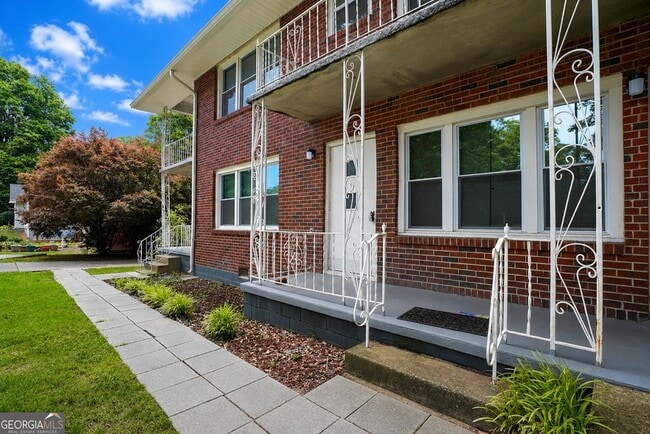 Photo - 147 Burnside St Unit 3