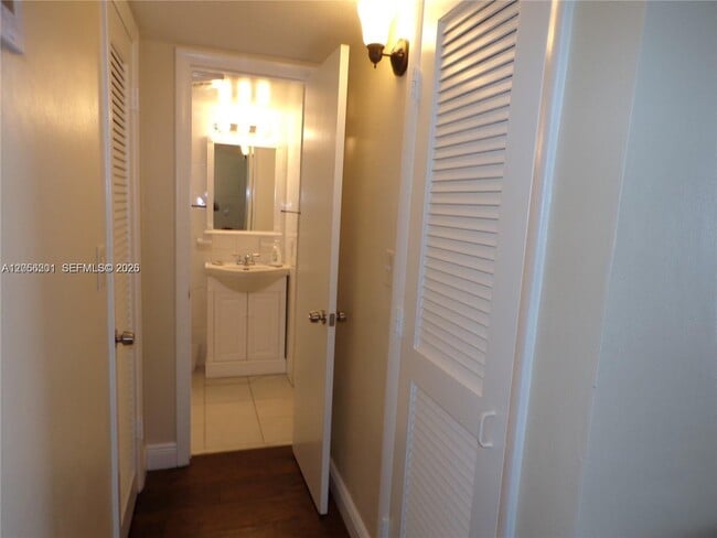 Photo - 3020 Marcos Dr Unit S-307