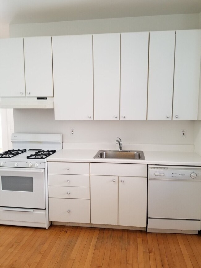 Photo - 2713 W Giddings St Unidad 3R