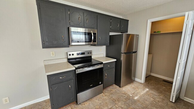Photo - Close to Post! Cul-de-sac! NO CARPET! 3 bed 2 bath with large Fenced in backyard!