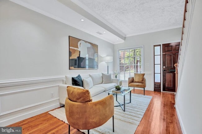 Photo - 1437 Duke St