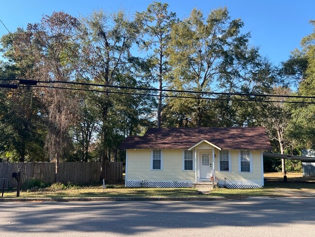 Building Photo - 402 Old Richton Rd