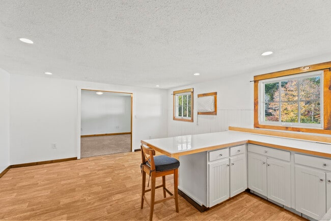 Photo - 497 Winthrop Rd