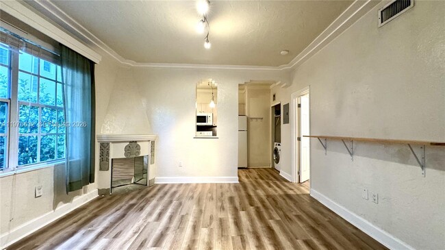 Building Photo - 1335 Pennsylvania Ave Unit 3