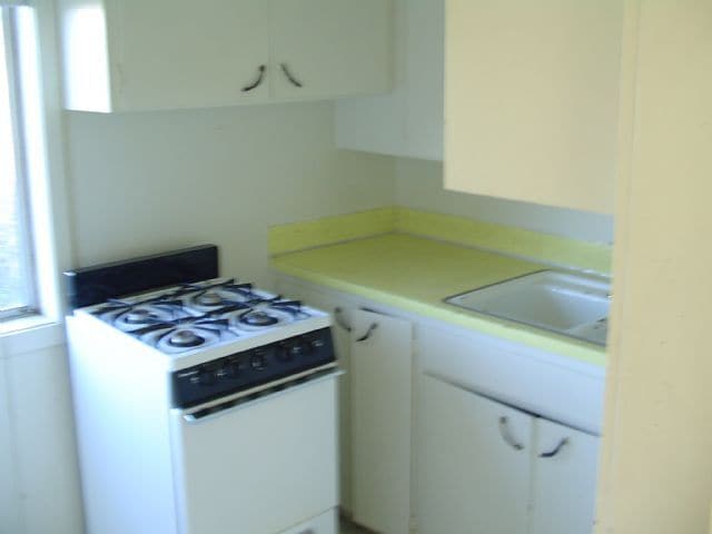 Photo - Mid-Springfield apartment w/garage and w/s/g/e paid