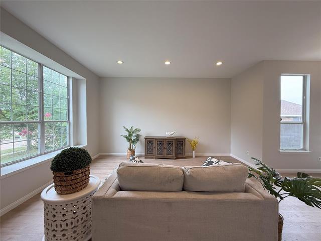 Photo - 8525 Clearcreek Cir