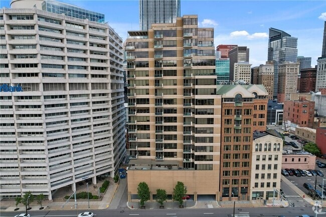 Building Photo - 151 Fort Pitt Blvd Unit 1703 Rental
