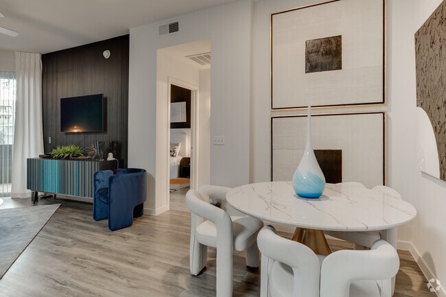 1BR, 1BA - 751SF