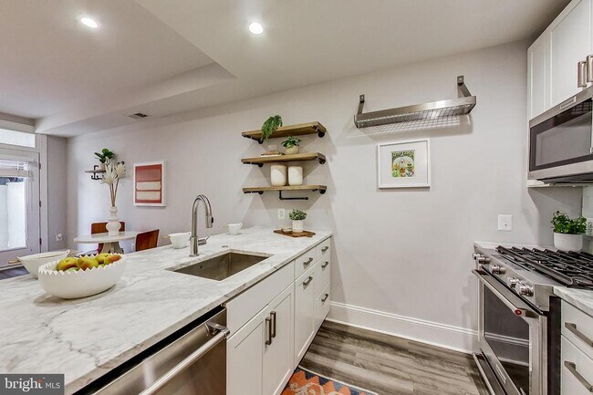 Photo - 819 D St NE Unit 7