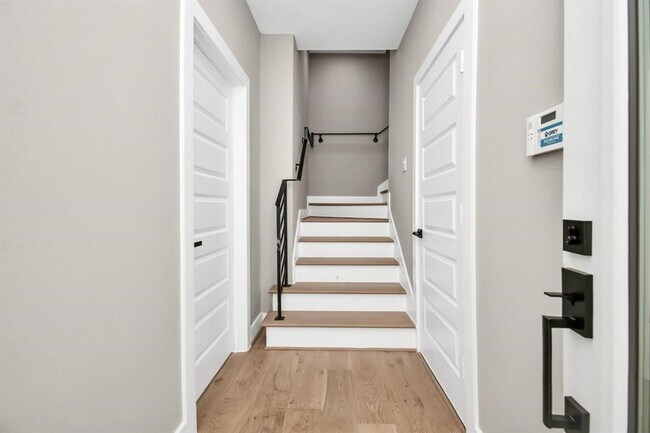 Photo - 316 Thornton Rd