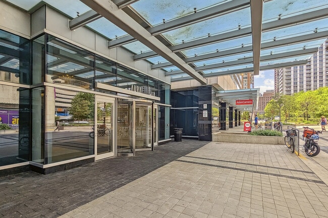 Photo - 386 Yonge St Unit 602