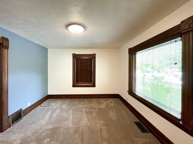 Photo - 1116 W Ofarrell St