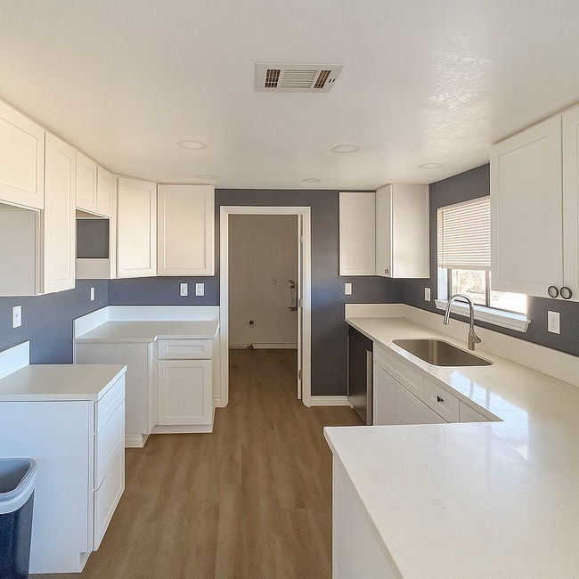 Photo - 16549 Mossdale Ave