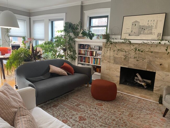 Photo - 434 W Aldine Ave