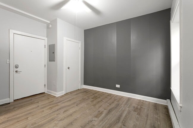 Building Photo - 1460 W Fargo Ave Unit 1