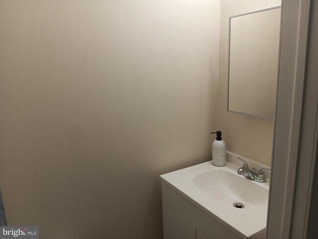 Photo - 1340 Sargeant St