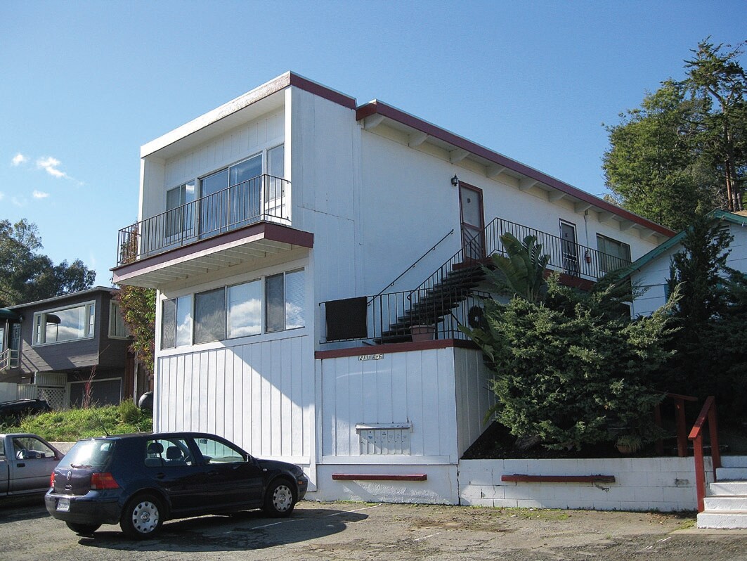 Photo - 211 Marin St