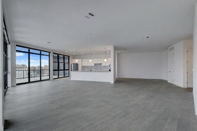 Photo - 800 Embassy Dr Unit 606