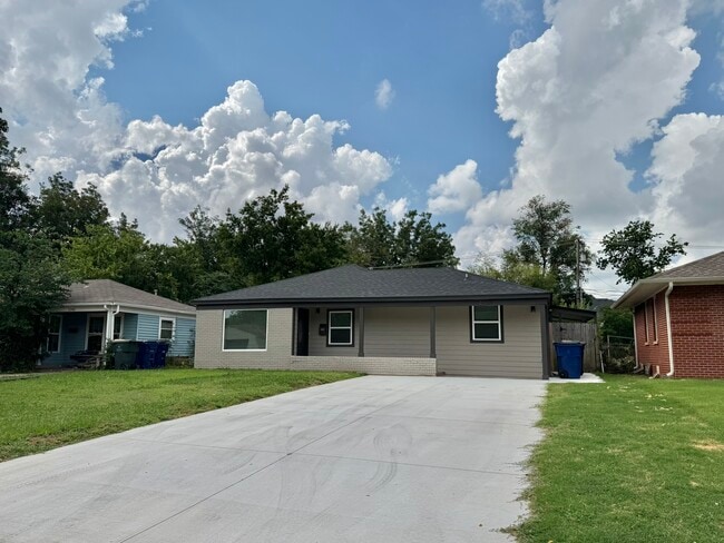 2144 Westchester Dr