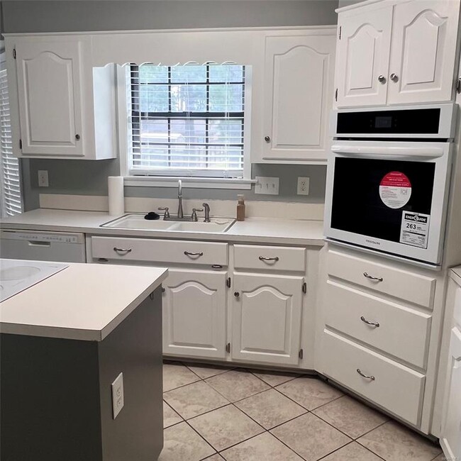 Photo - 3957 Elm Ave