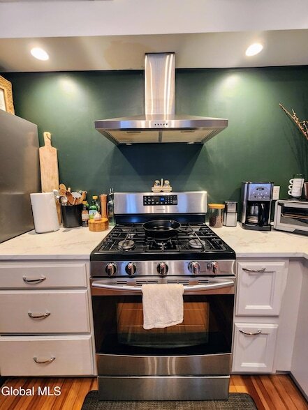 Photo - 11 Ingersoll Ave