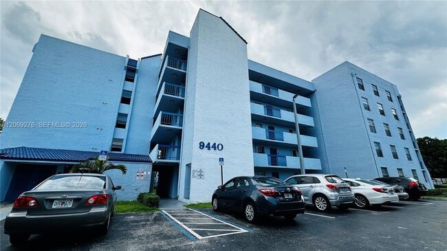 Building Photo - 9440 Fontainebleau Blvd Unit 508